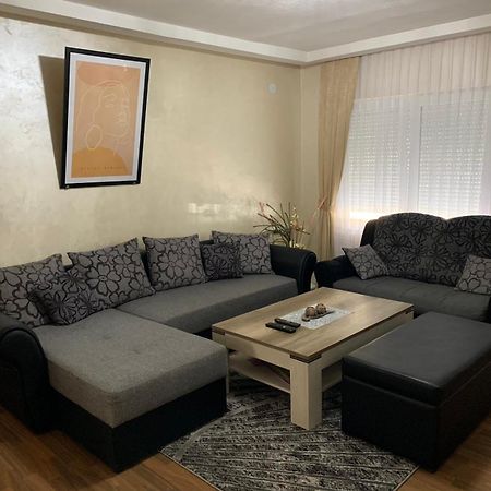 Bosanski Samac Anja Apartman מראה חיצוני תמונה