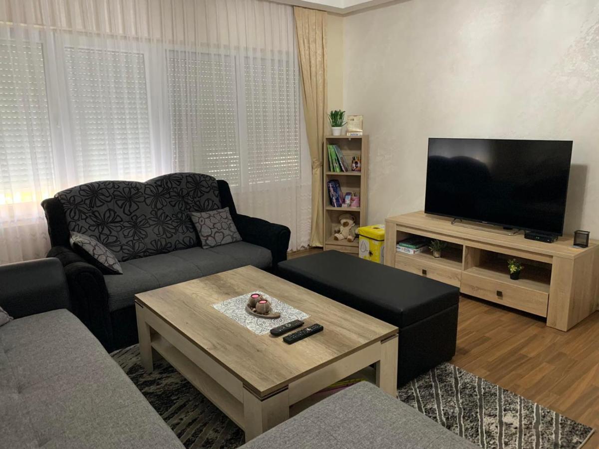 Bosanski Samac Anja Apartman מראה חיצוני תמונה
